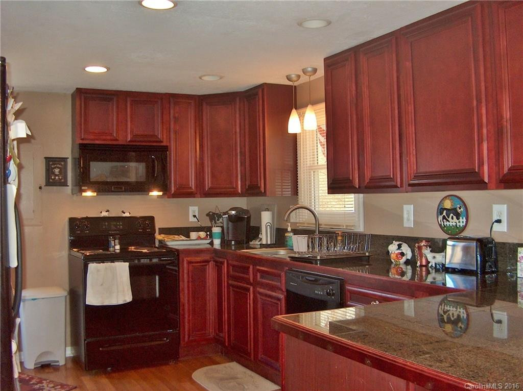 203 Winchester Drive - Photo 6