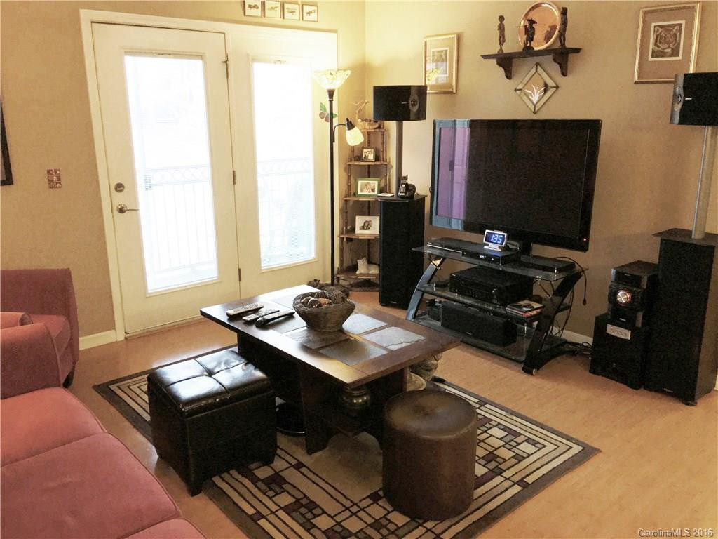 323 Appeldoorn Circle #323 - Photo 5