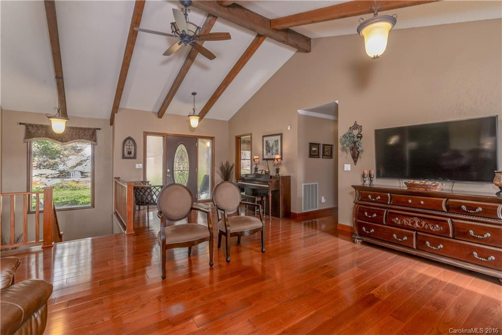 549 Hunters Glen Lane - Photo 5