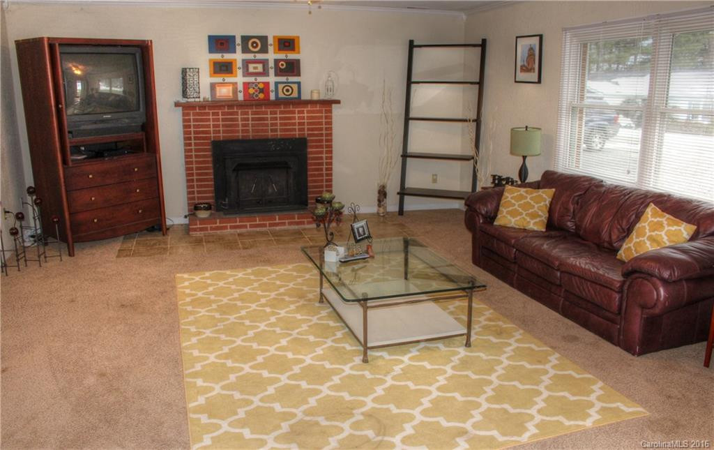 24 Taylor Mountain Road - Photo 3