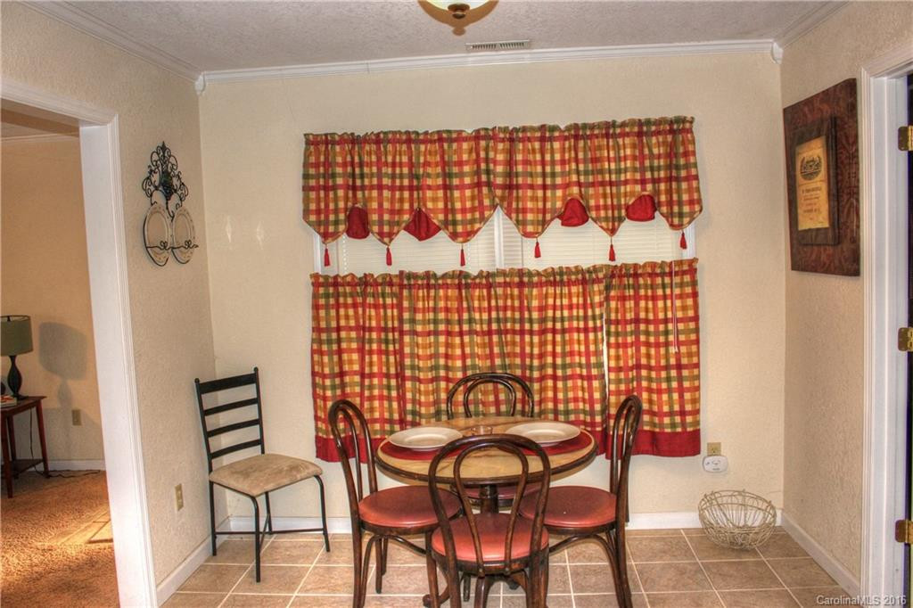 24 Taylor Mountain Road - Photo 5