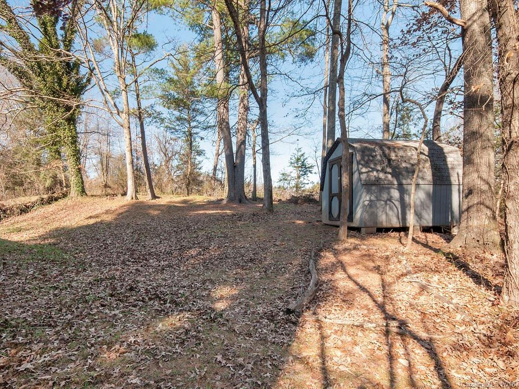 213 Lyndon Lane - Photo 16