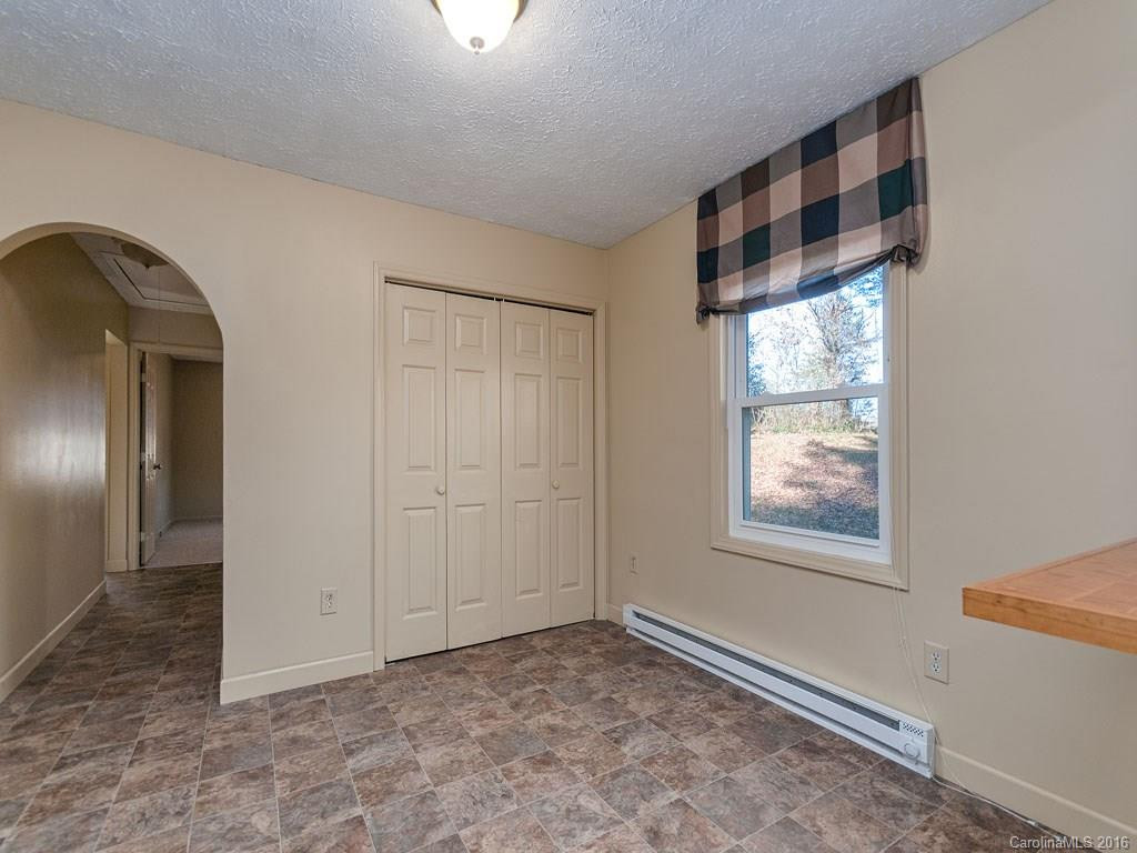 213 Lyndon Lane - Photo 5