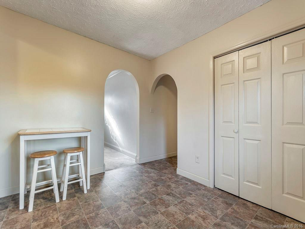 213 Lyndon Lane - Photo 7