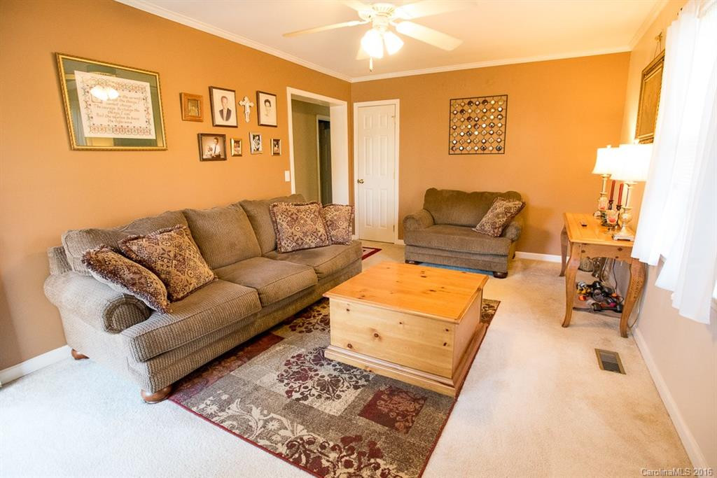 25 Pinecrest Drive - Photo 3