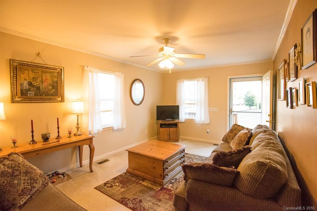 25 Pinecrest Drive - Photo 4