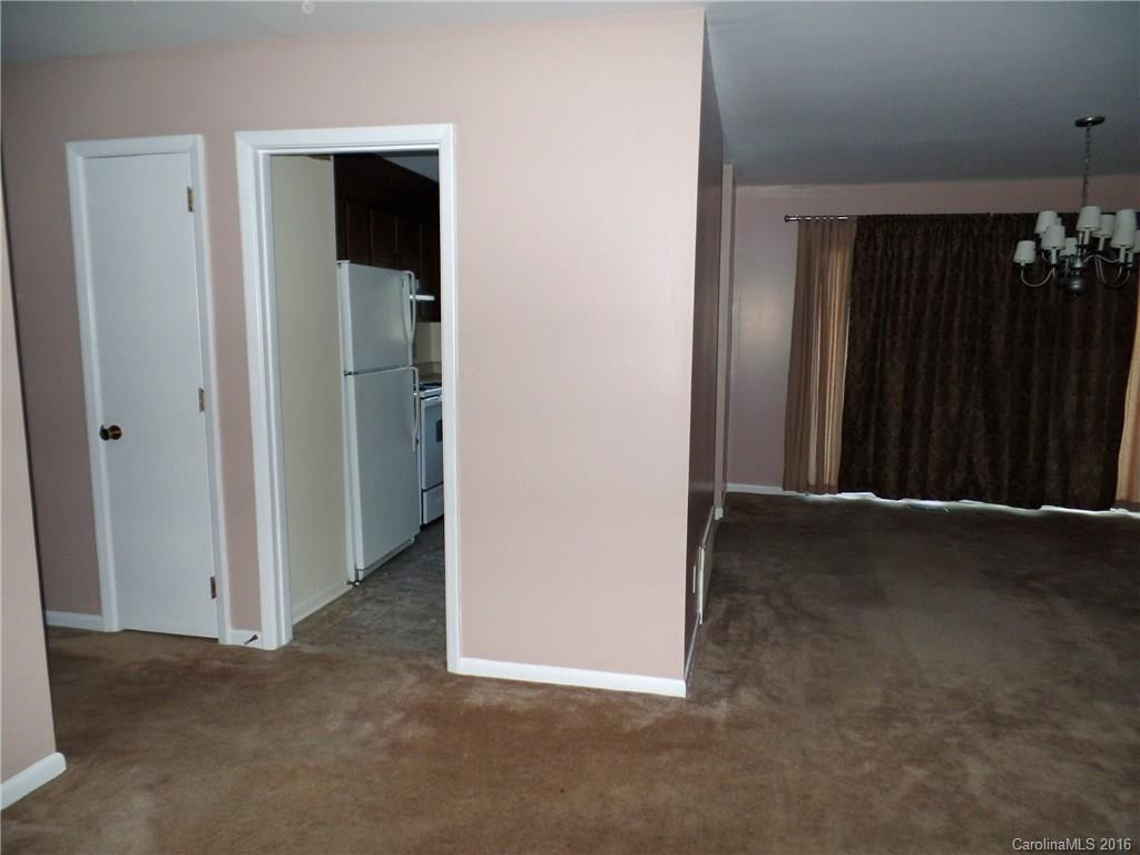 319 Greenville Highway #401 - Photo 3