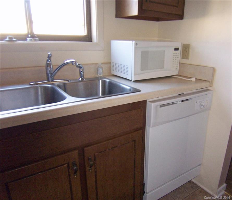 319 Greenville Highway #401 - Photo 7
