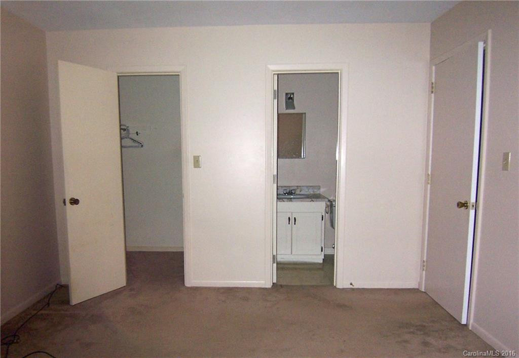 319 Greenville Highway #401 - Photo 8
