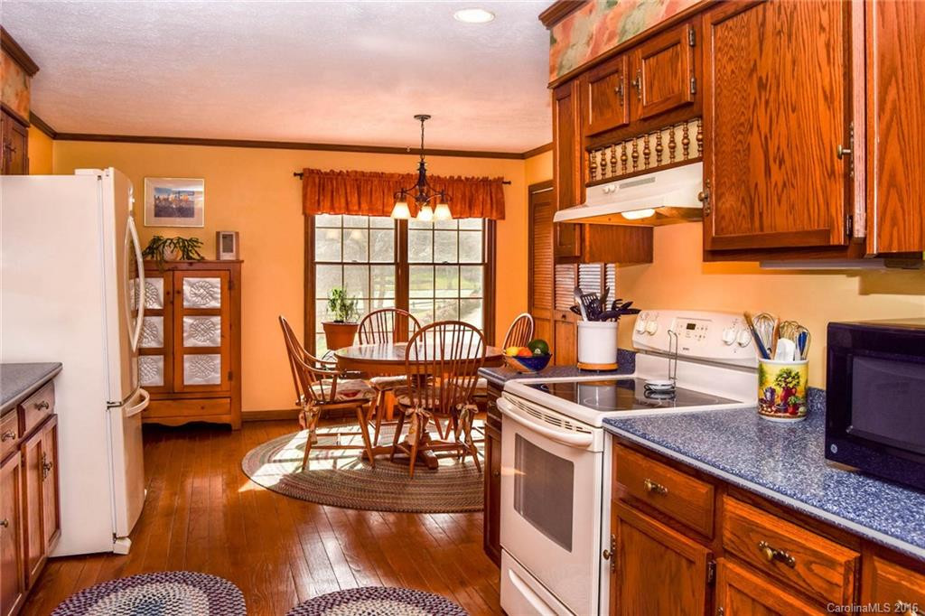 363 Sabine Drive - Photo 3