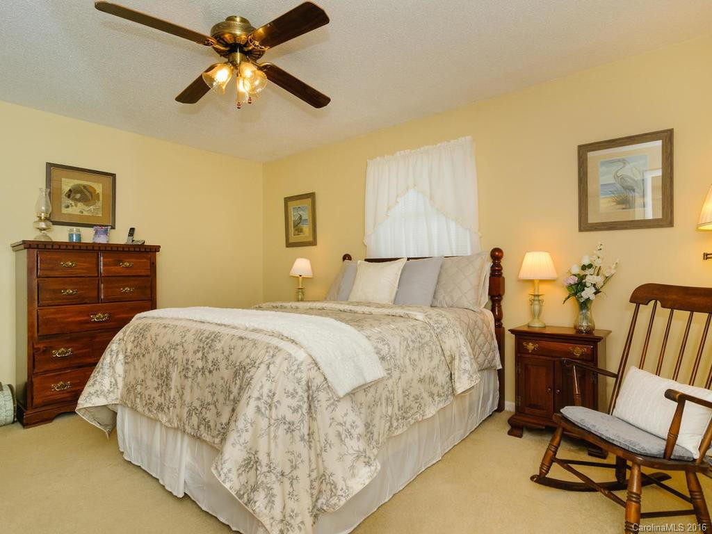 108 Brentwood Drive - Photo 13