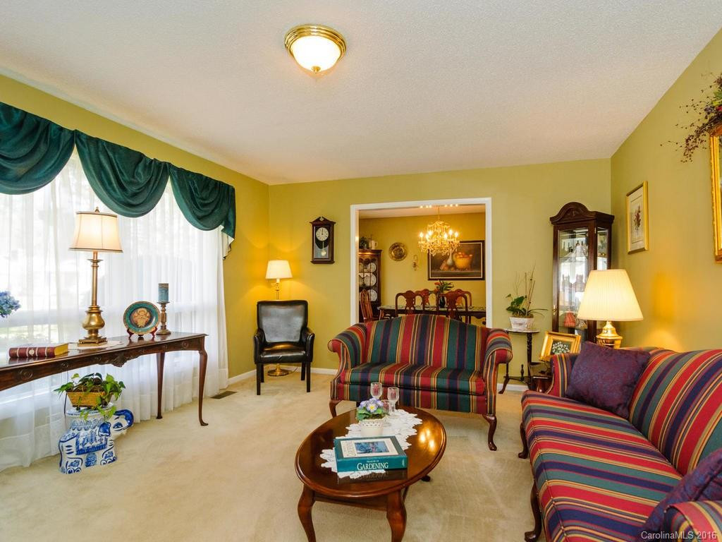 108 Brentwood Drive - Photo 3