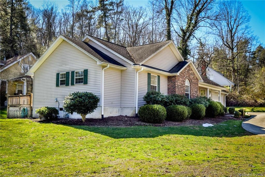 1930 Laurel Park Highway - Photo 4