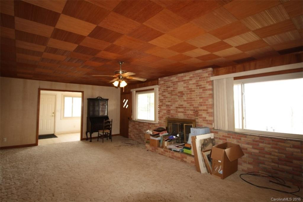562 Mountain Road - Photo 4