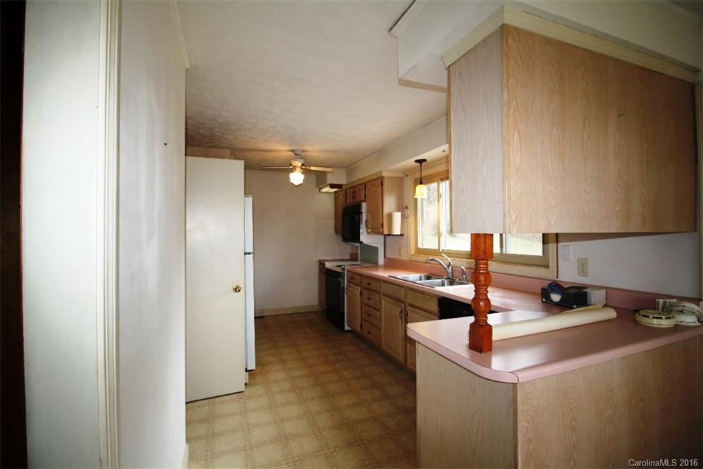 562 Mountain Road - Photo 5
