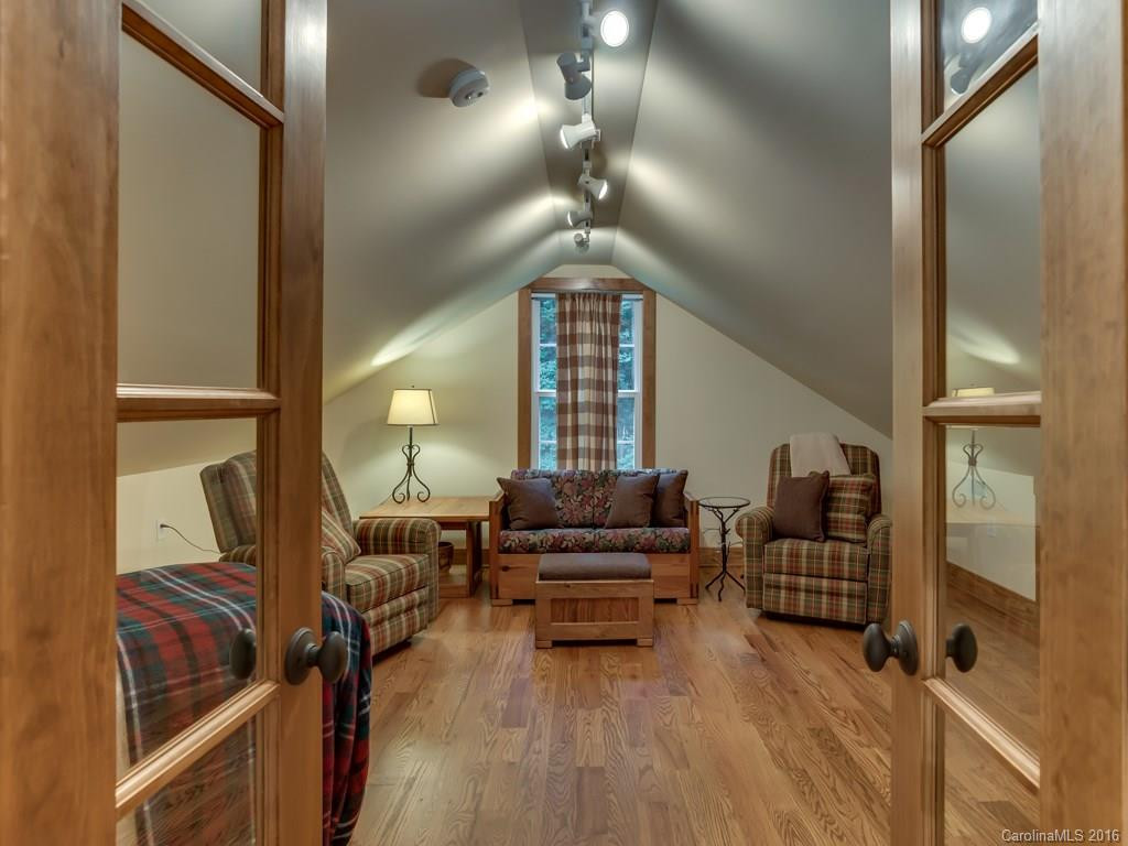 3324 Green River Cove Road - Photo 17