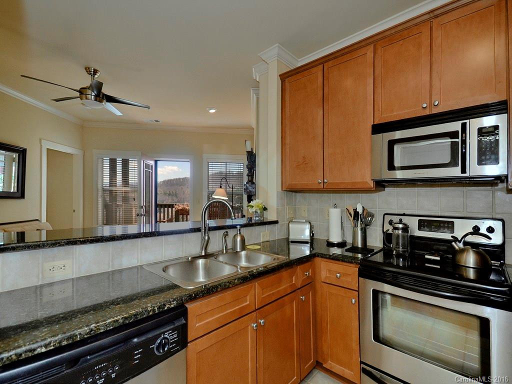 9 Kenilworth Knoll #302 - Photo 4