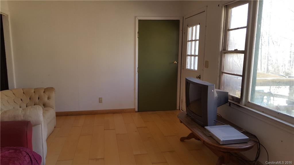 582 Salisbury Road - Photo 5