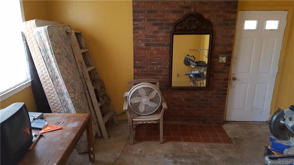 582 Salisbury Road - Photo 8