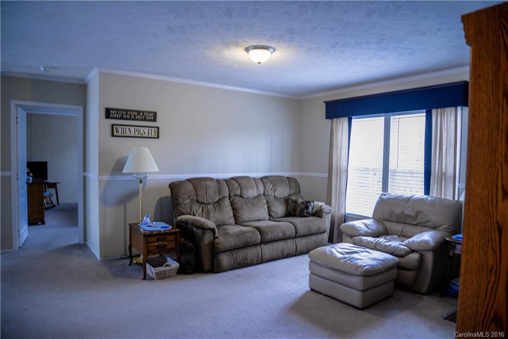 186 Laurel Terrace Court - Photo 4