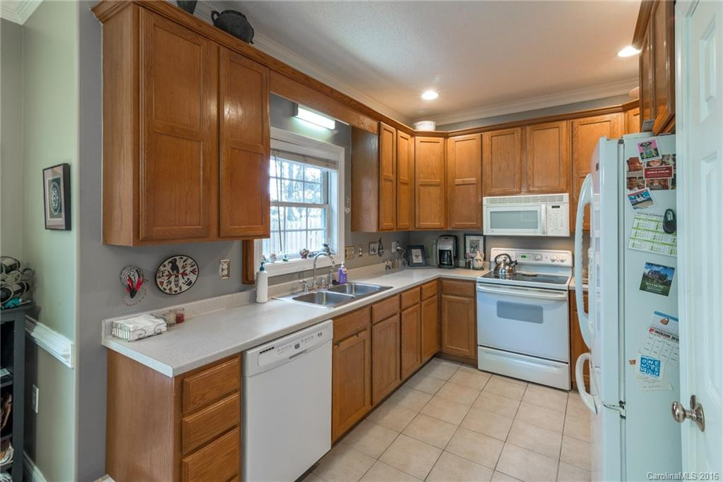 873 West Pointe Drive #31 - Photo 9