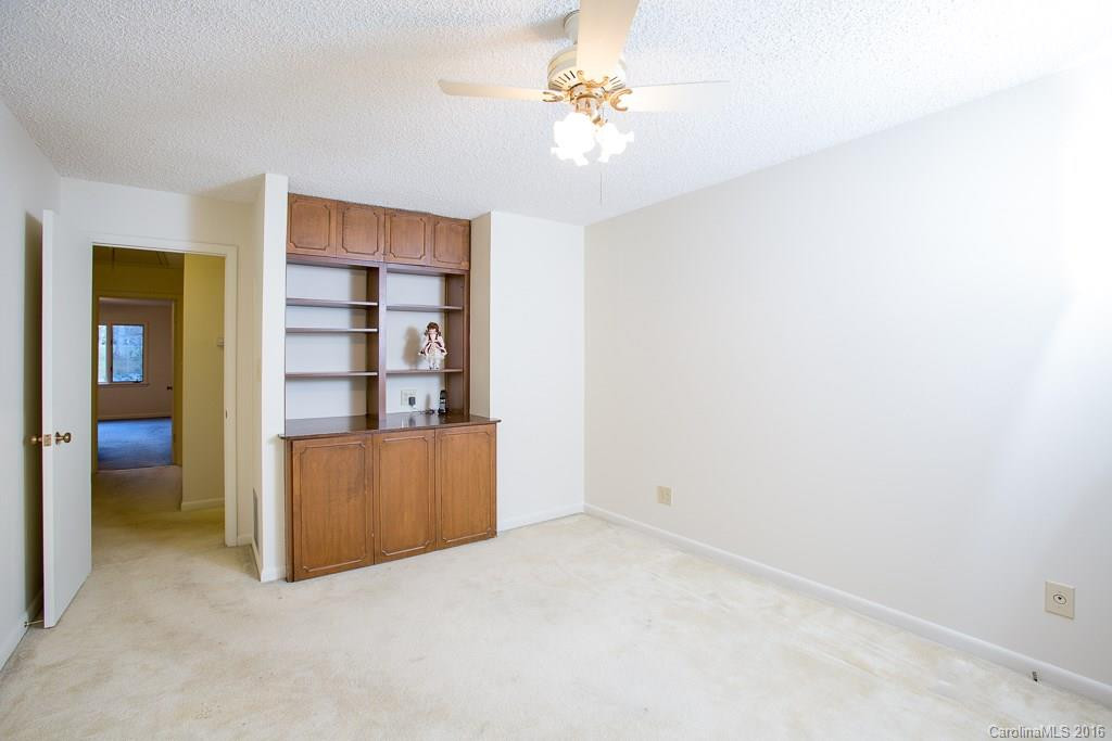 400 Crowfields Drive #R - Photo 12