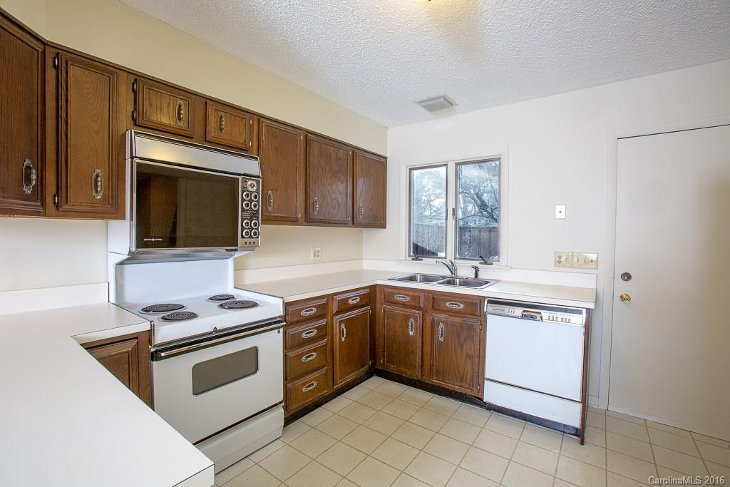 400 Crowfields Drive #R - Photo 7