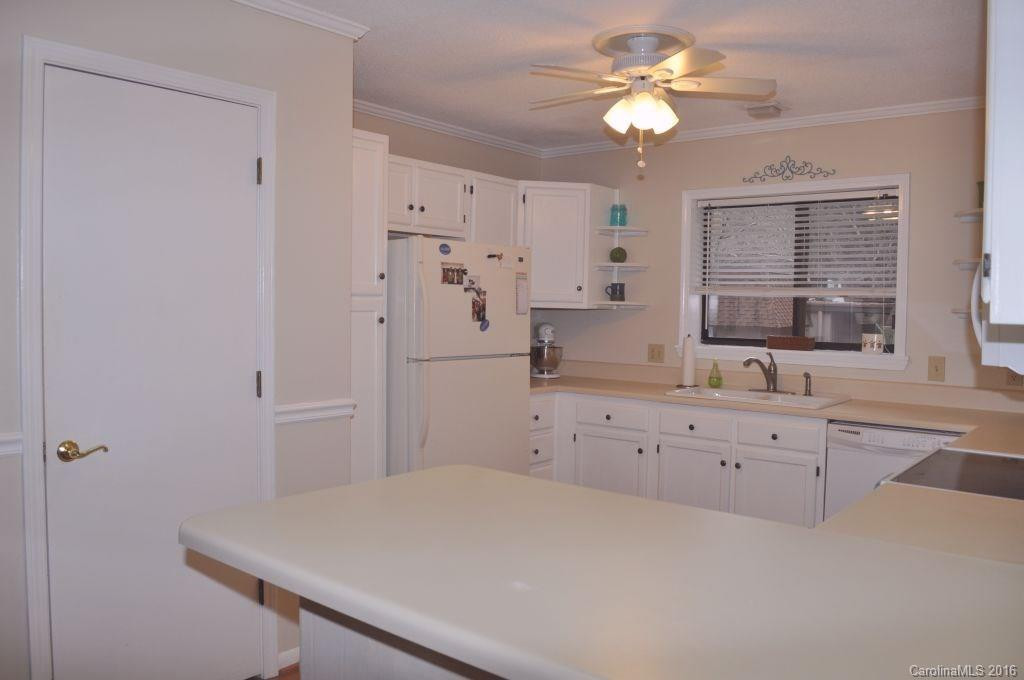 15 Lake Drive #D7 - Photo 3