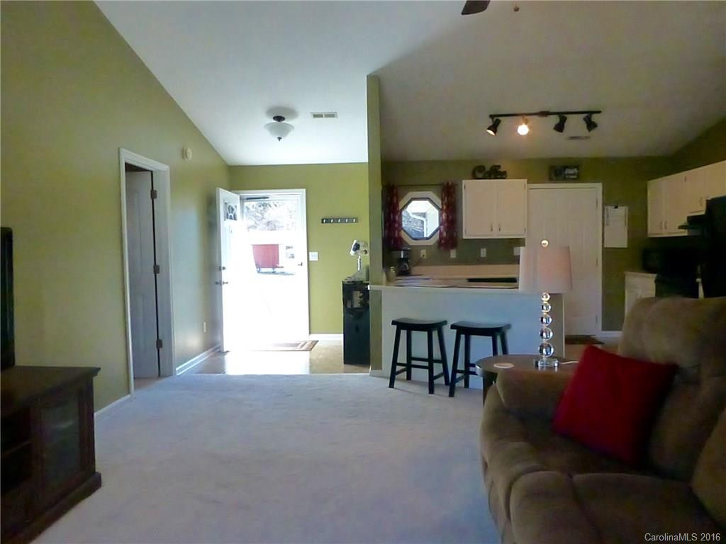 106 Snowball Lane - Photo 5