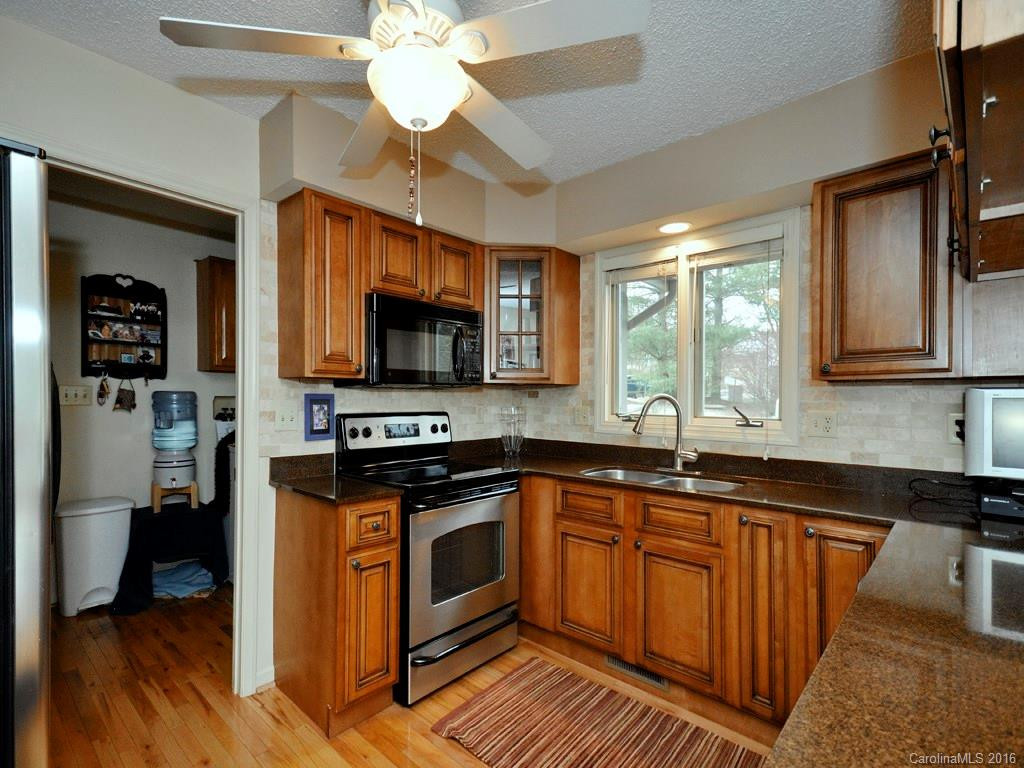 17 Scenic View Drive - Photo 3