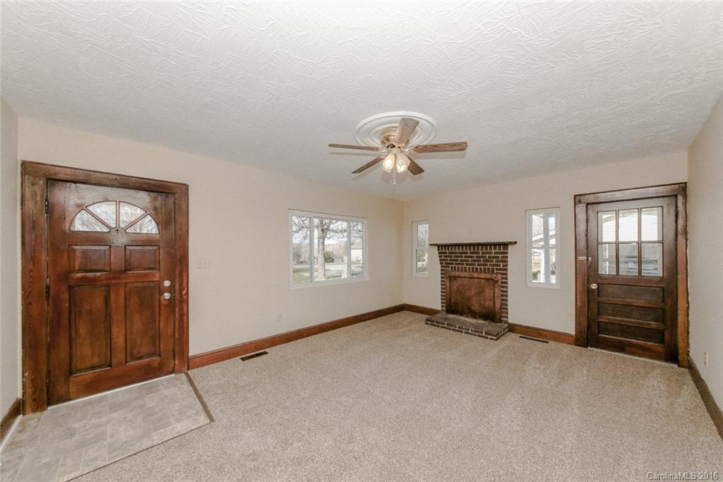 1662 Pilot Mountain Road - Photo 3