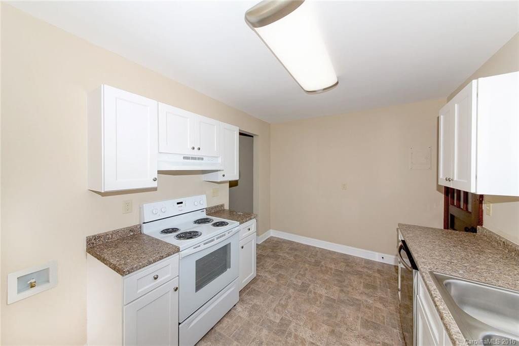 1662 Pilot Mountain Road - Photo 7