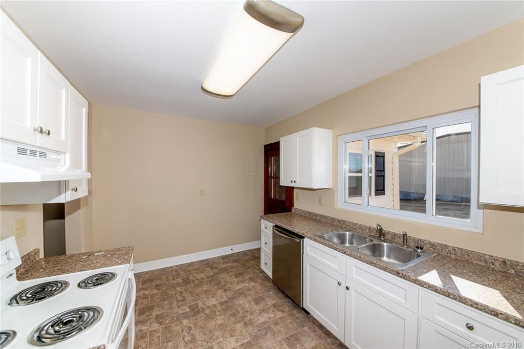 1662 Pilot Mountain Road - Photo 8