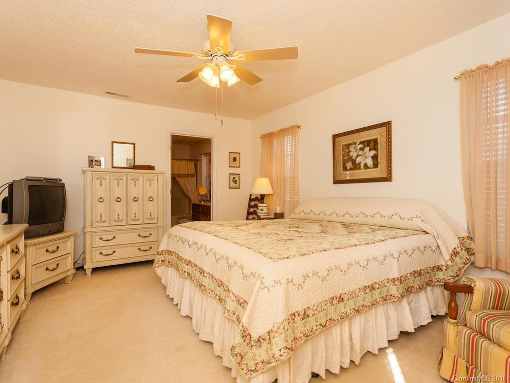 17 Robin Way - Photo 12