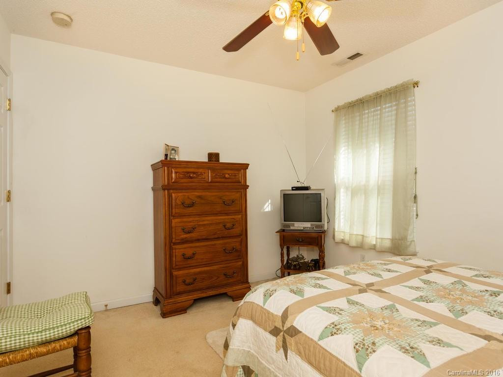 17 Robin Way - Photo 18