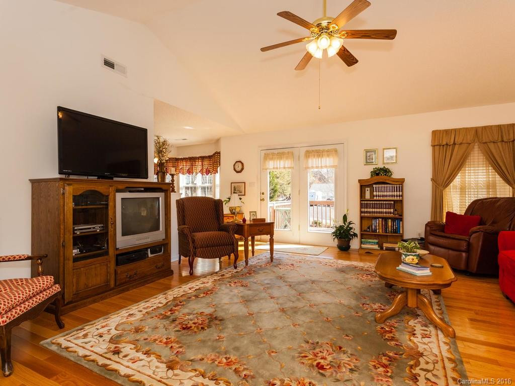 17 Robin Way - Photo 3