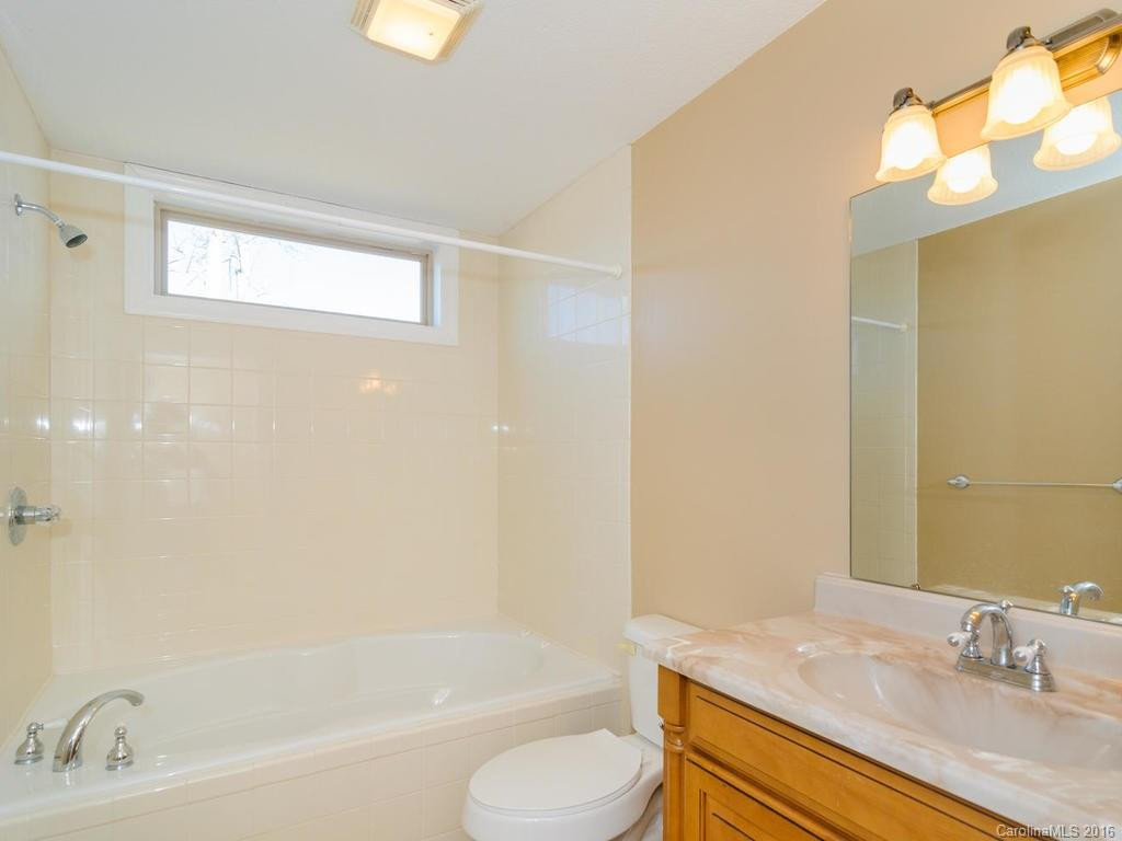 581 Silverglen Way - Photo 13