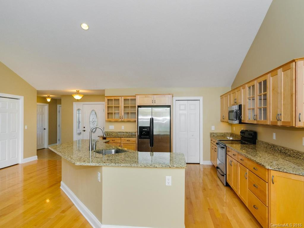 581 Silverglen Way - Photo 7