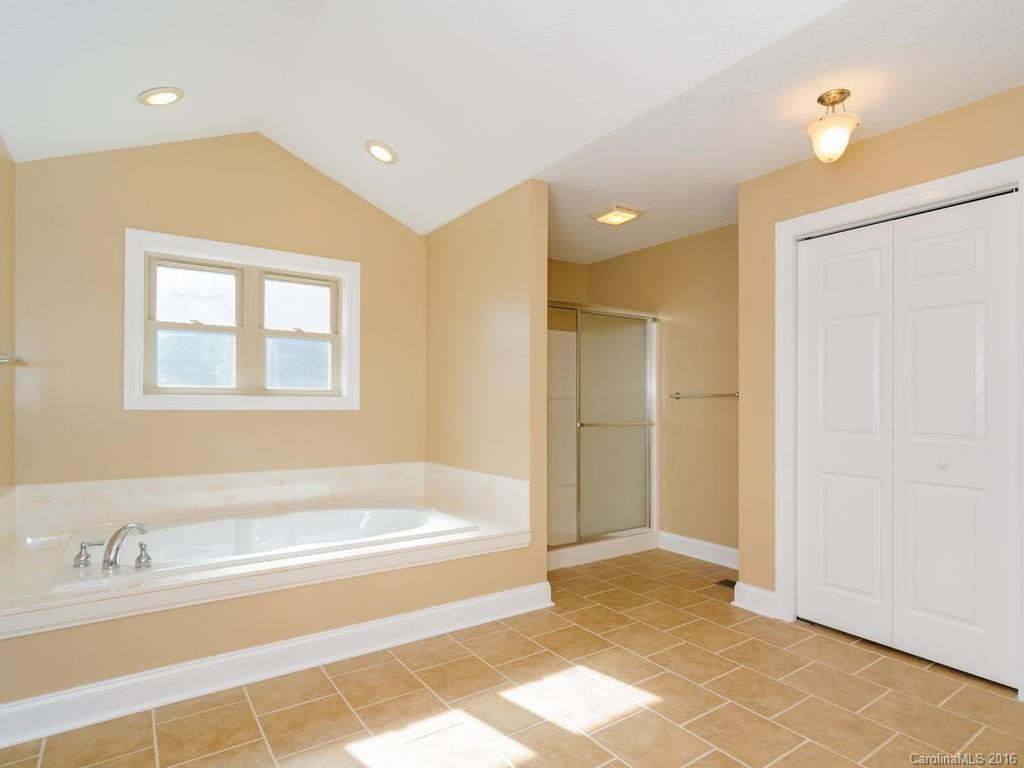 581 Silverglen Way - Photo 10