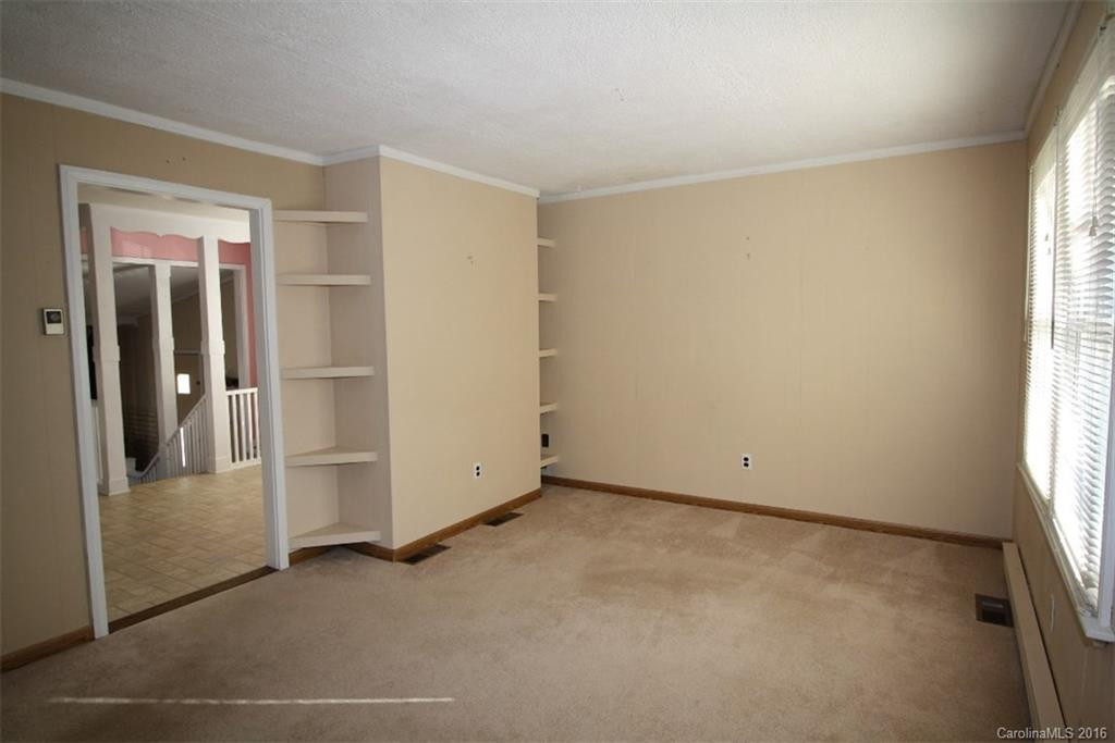 141 Frost Road - Photo 4