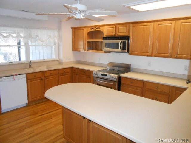 469 Pioneer Drive - Photo 2