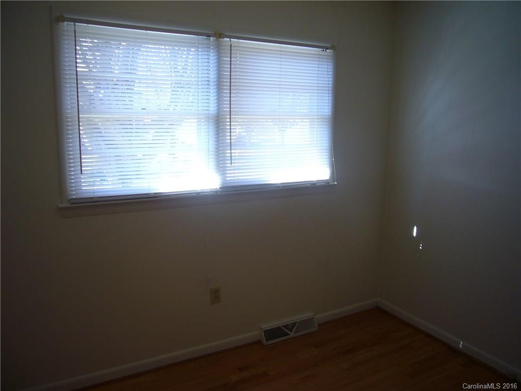 4 Metcalf Drive - Photo 12