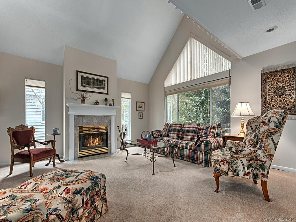 9 Stuart Circle - Photo 3