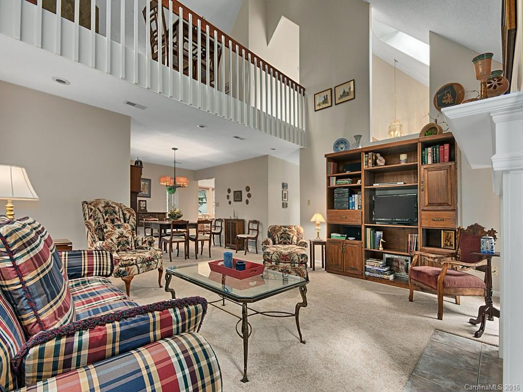 9 Stuart Circle - Photo 4