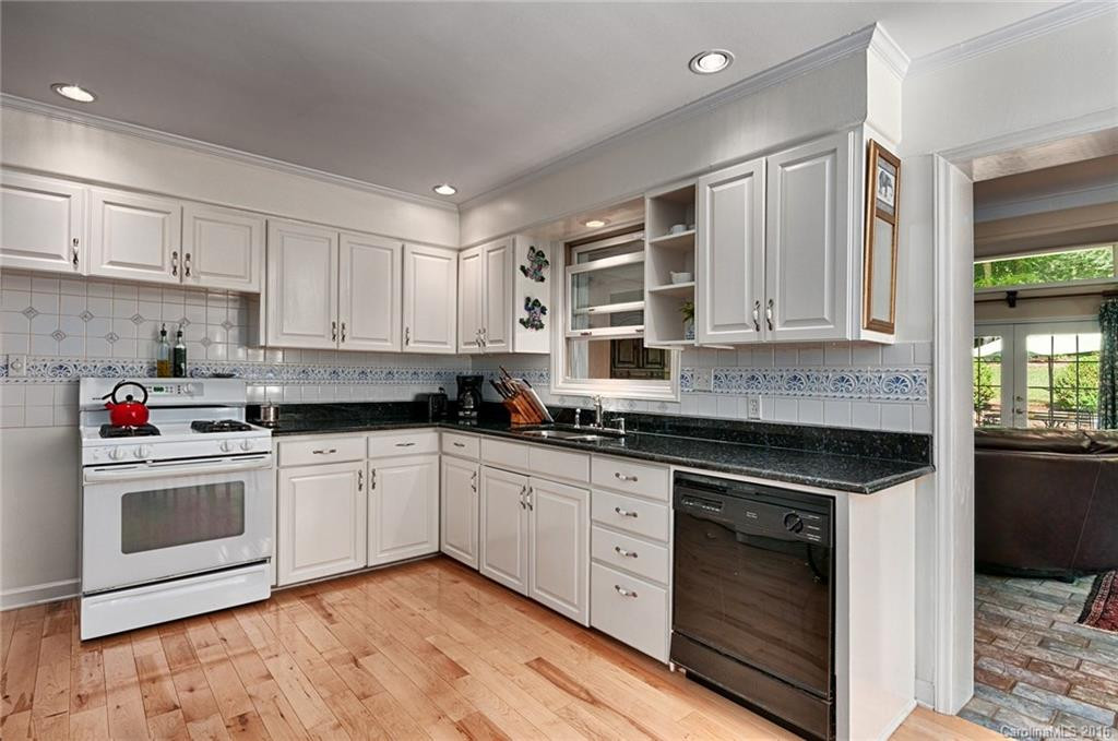 15 Park Road - Photo 6
