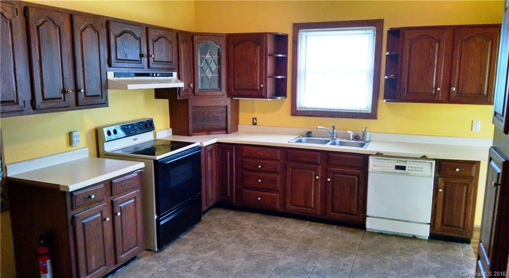 305 Richmond Avenue - Photo 2
