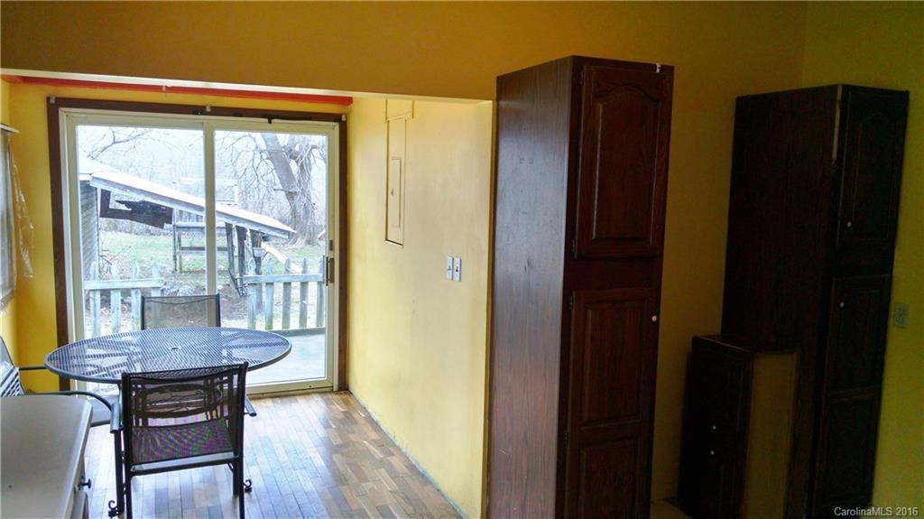 305 Richmond Avenue - Photo 3