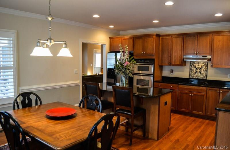 1672 Olmsted Drive - Photo 3