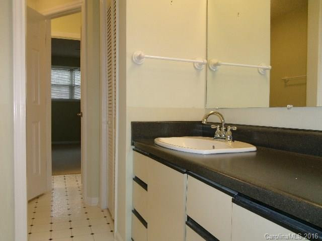 4 Briar Knoll Court #4 - Photo 14