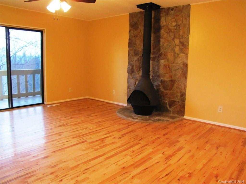 1118 Holiday Drive - Photo 2
